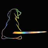Sticker essuie-glace chien assis avec effet laser aux reflets multicolores sur fond noir