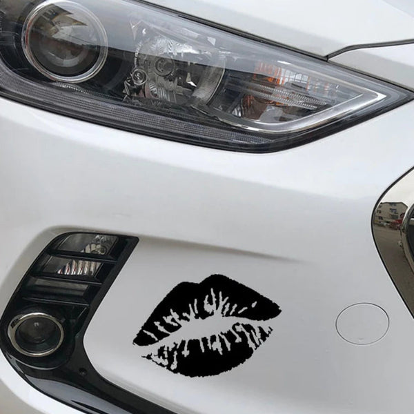 Autocollant lèvres noires pour voiture collé à l'avant près du phare