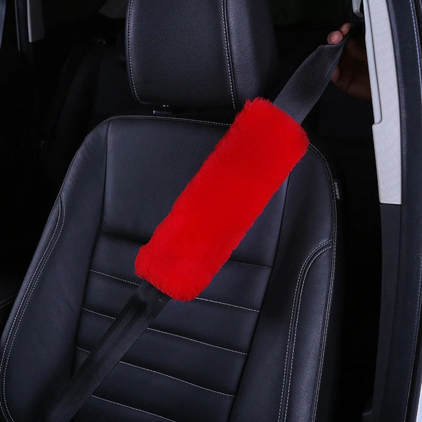 protection ceinture de sécurité en moumoute rouge